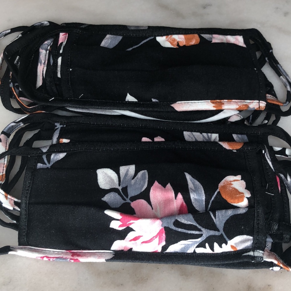 2 for 20! Black floral  print face mask - Picture 3 of 7